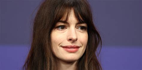 Tagli capelli a caschetto 2023: la novità di Anne Hathaway